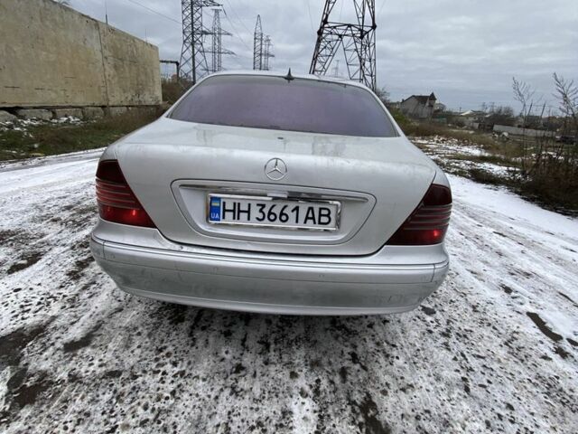 Серый Мерседес С Класс, объемом двигателя 4 л и пробегом 200 тыс. км за 2950 $, фото 2 на Automoto.ua