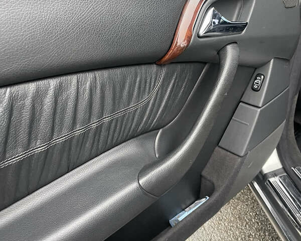 Серый Мерседес С Класс, объемом двигателя 3.2 л и пробегом 360 тыс. км за 7400 $, фото 7 на Automoto.ua