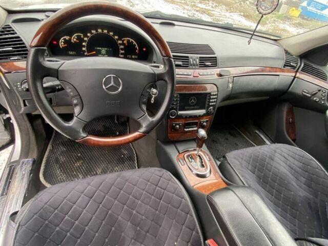 Серый Мерседес С Класс, объемом двигателя 4 л и пробегом 200 тыс. км за 2950 $, фото 5 на Automoto.ua