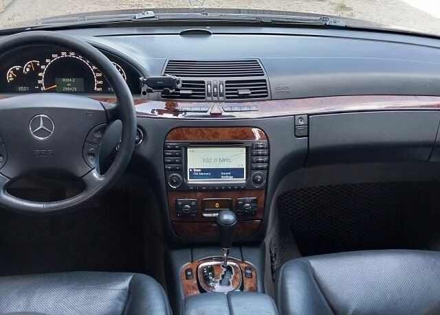 Серый Мерседес С Класс, объемом двигателя 5 л и пробегом 288 тыс. км за 6800 $, фото 5 на Automoto.ua