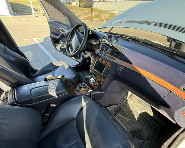 Сірий Мерседес С Клас, об'ємом двигуна 3.22 л та пробігом 258 тис. км за 9500 $, фото 32 на Automoto.ua