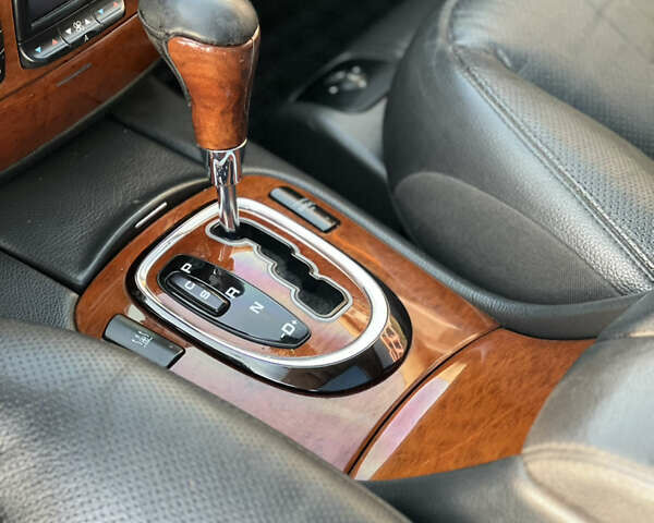 Сірий Мерседес С Клас, об'ємом двигуна 3.7 л та пробігом 288 тис. км за 4999 $, фото 16 на Automoto.ua