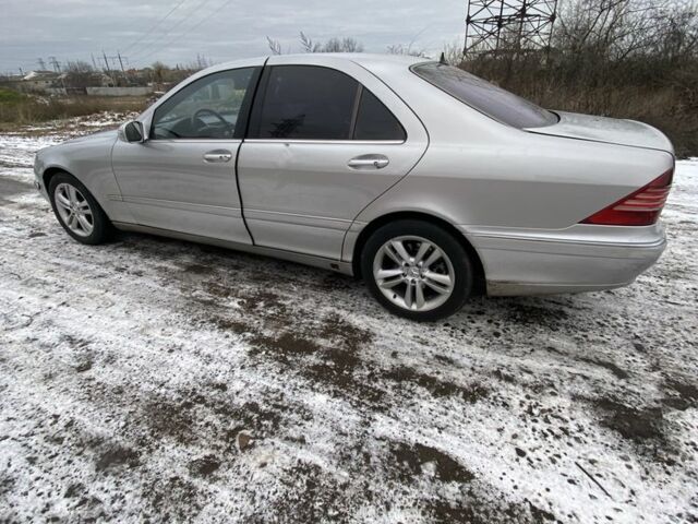 Серый Мерседес С Класс, объемом двигателя 4 л и пробегом 200 тыс. км за 2950 $, фото 4 на Automoto.ua