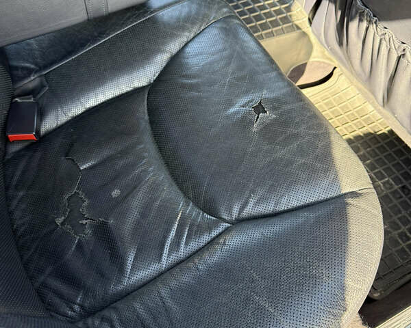 Сірий Мерседес С Клас, об'ємом двигуна 3.22 л та пробігом 258 тис. км за 9500 $, фото 31 на Automoto.ua