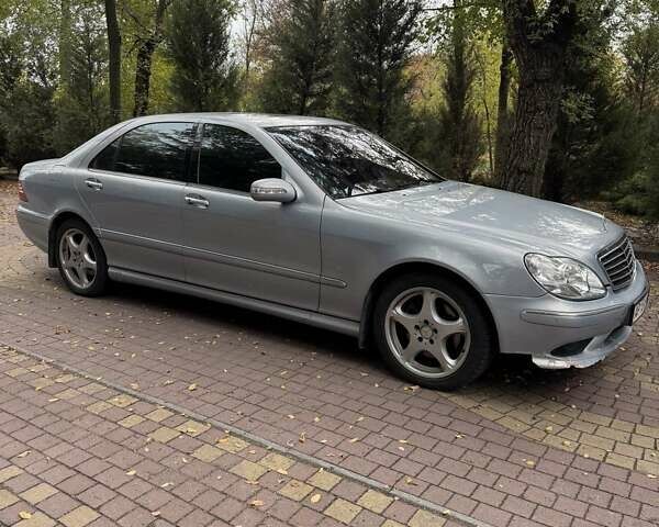 Сірий Мерседес С Клас, об'ємом двигуна 5 л та пробігом 270 тис. км за 6599 $, фото 9 на Automoto.ua
