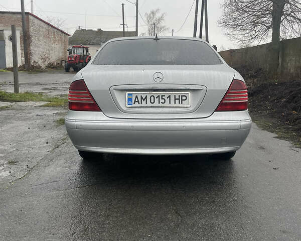 Серый Мерседес С Класс, объемом двигателя 3.2 л и пробегом 360 тыс. км за 7400 $, фото 1 на Automoto.ua