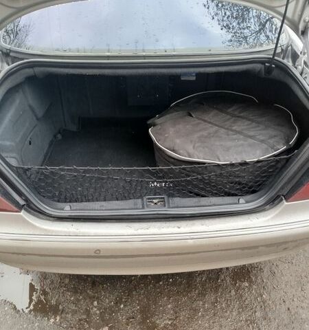 Серый Мерседес С Класс, объемом двигателя 3.7 л и пробегом 372 тыс. км за 7500 $, фото 24 на Automoto.ua