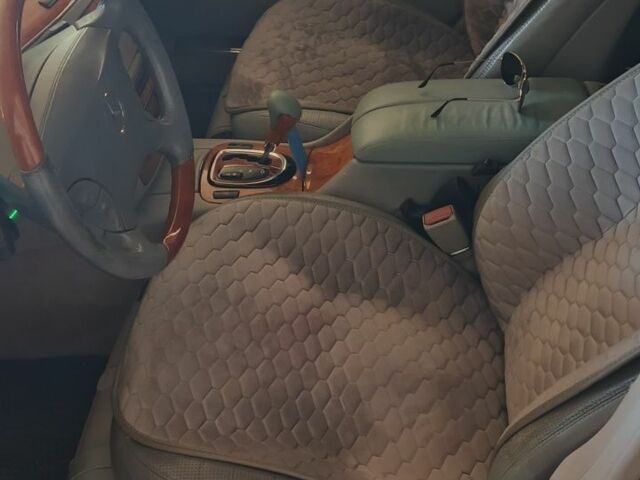 Серый Мерседес С Класс, объемом двигателя 3.7 л и пробегом 275 тыс. км за 6600 $, фото 6 на Automoto.ua