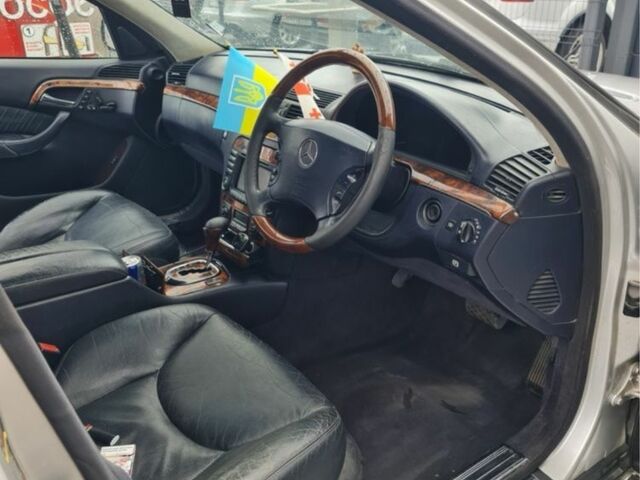 Серый Мерседес С Класс, объемом двигателя 0 л и пробегом 220 тыс. км за 2500 $, фото 5 на Automoto.ua