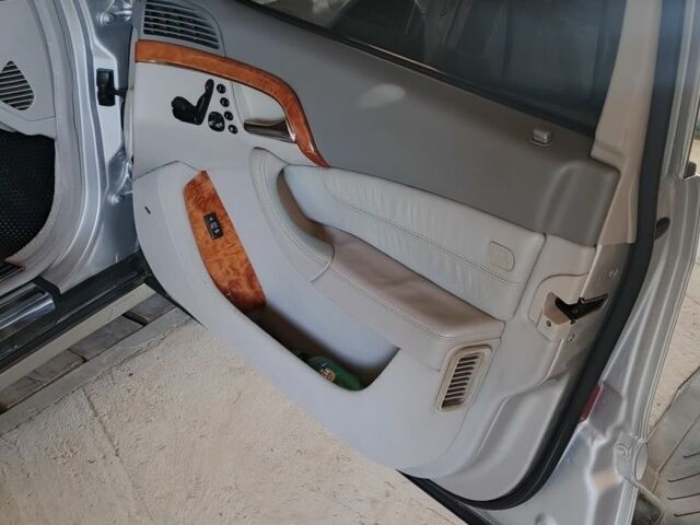 Серый Мерседес С Класс, объемом двигателя 3.7 л и пробегом 275 тыс. км за 6600 $, фото 1 на Automoto.ua