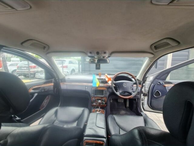 Серый Мерседес С Класс, объемом двигателя 0 л и пробегом 220 тыс. км за 2500 $, фото 6 на Automoto.ua