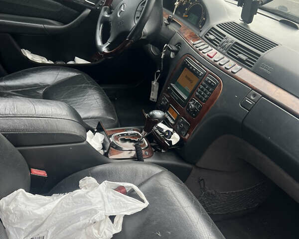 Серый Мерседес С Класс, объемом двигателя 4 л и пробегом 320 тыс. км за 6200 $, фото 3 на Automoto.ua