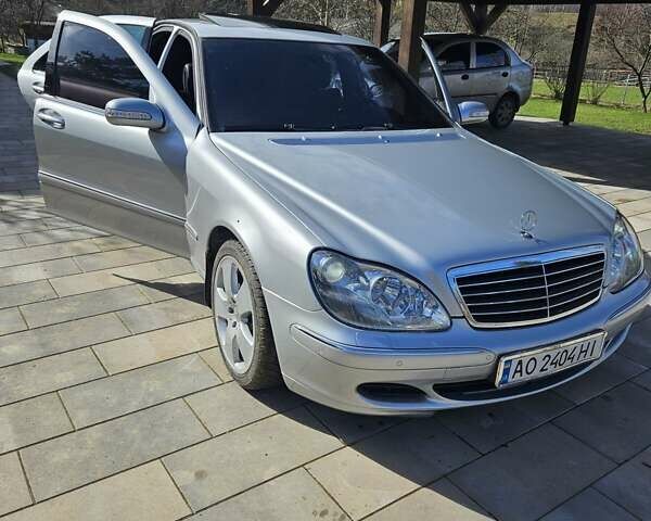 Серый Мерседес С Класс, объемом двигателя 3.2 л и пробегом 370 тыс. км за 9000 $, фото 2 на Automoto.ua