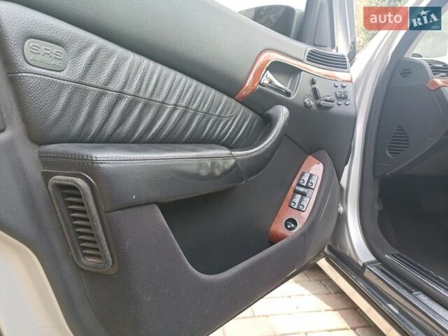 Сірий Мерседес С Клас, об'ємом двигуна 3.2 л та пробігом 250 тис. км за 8900 $, фото 13 на Automoto.ua