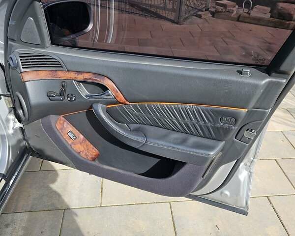 Серый Мерседес С Класс, объемом двигателя 3.2 л и пробегом 370 тыс. км за 9000 $, фото 9 на Automoto.ua