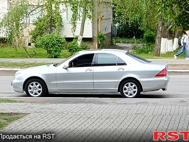 Серый Мерседес С Класс, объемом двигателя 3.7 л и пробегом 235 тыс. км за 6500 $, фото 2 на Automoto.ua