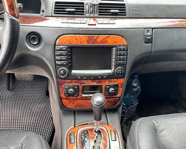 Серый Мерседес С Класс, объемом двигателя 3.2 л и пробегом 350 тыс. км за 7500 $, фото 11 на Automoto.ua