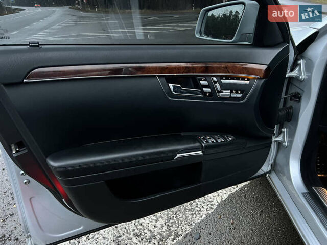 Серый Мерседес С Класс, объемом двигателя 3.5 л и пробегом 197 тыс. км за 9500 $, фото 16 на Automoto.ua