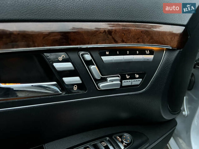 Серый Мерседес С Класс, объемом двигателя 3.5 л и пробегом 197 тыс. км за 9500 $, фото 17 на Automoto.ua