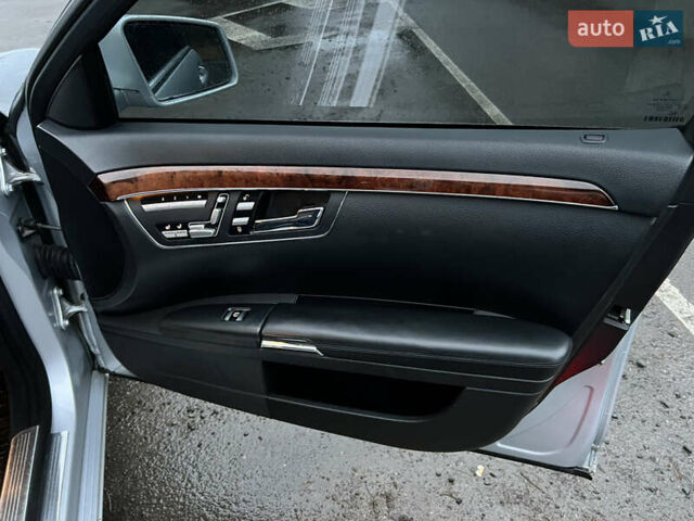 Серый Мерседес С Класс, объемом двигателя 3.5 л и пробегом 197 тыс. км за 9500 $, фото 34 на Automoto.ua