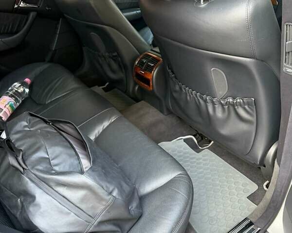 Серый Мерседес С Класс, объемом двигателя 3.2 л и пробегом 339 тыс. км за 8000 $, фото 2 на Automoto.ua