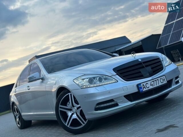 Сірий Мерседес С Клас, об'ємом двигуна 3.5 л та пробігом 200 тис. км за 12999 $, фото 44 на Automoto.ua