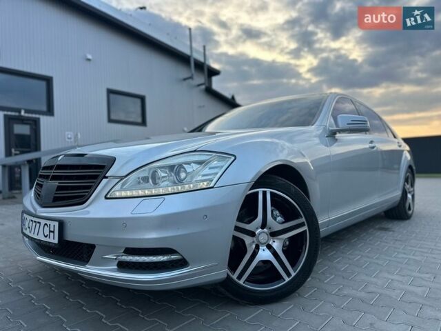 Сірий Мерседес С Клас, об'ємом двигуна 3.5 л та пробігом 200 тис. км за 12999 $, фото 33 на Automoto.ua