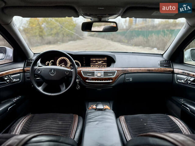 Серый Мерседес С Класс, объемом двигателя 3 л и пробегом 295 тыс. км за 7950 $, фото 12 на Automoto.ua