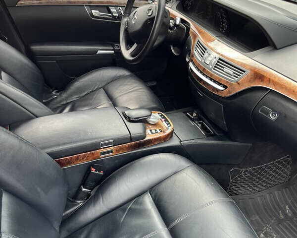 Сірий Мерседес С Клас, об'ємом двигуна 3.5 л та пробігом 212 тис. км за 9800 $, фото 26 на Automoto.ua