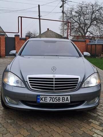 Серый Мерседес С Класс, объемом двигателя 3.5 л и пробегом 330 тыс. км за 10500 $, фото 9 на Automoto.ua