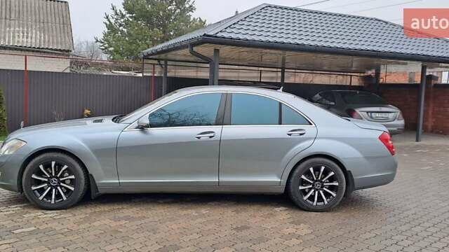 Серый Мерседес С Класс, объемом двигателя 3.5 л и пробегом 330 тыс. км за 10500 $, фото 2 на Automoto.ua