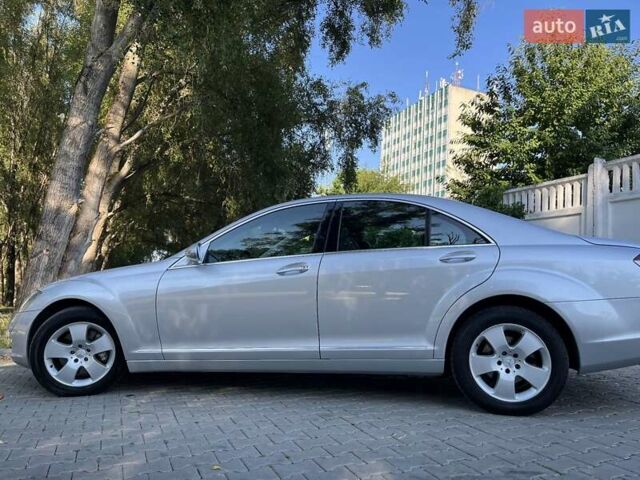 Мерседес С Класс 2006 в Черновцах на Automoto.ua Серый Мерседес С Класс, объемом двигателя 2.99 л и пробегом 260 тыс. км за 12500 $, фото 15 на Automoto.ua