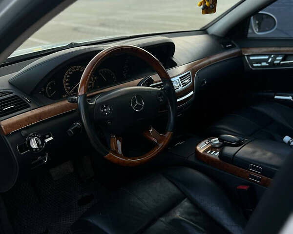 Серый Мерседес С Класс, объемом двигателя 2.99 л и пробегом 450 тыс. км за 10700 $, фото 5 на Automoto.ua