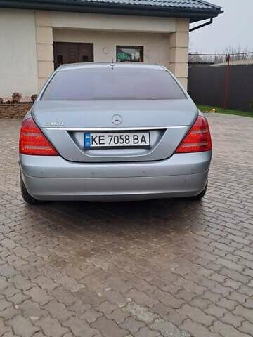 Серый Мерседес С Класс, объемом двигателя 3.5 л и пробегом 330 тыс. км за 10500 $, фото 8 на Automoto.ua