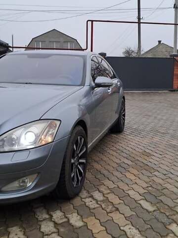 Серый Мерседес С Класс, объемом двигателя 3.5 л и пробегом 330 тыс. км за 10500 $, фото 1 на Automoto.ua