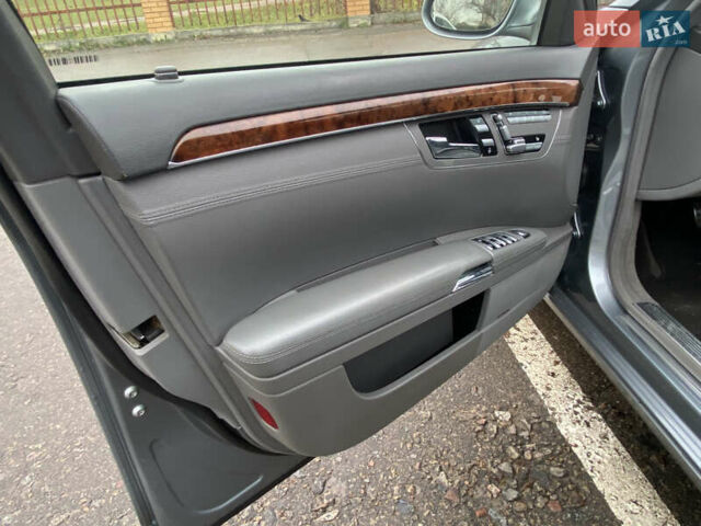 Серый Мерседес С Класс, объемом двигателя 5.46 л и пробегом 428 тыс. км за 8500 $, фото 20 на Automoto.ua