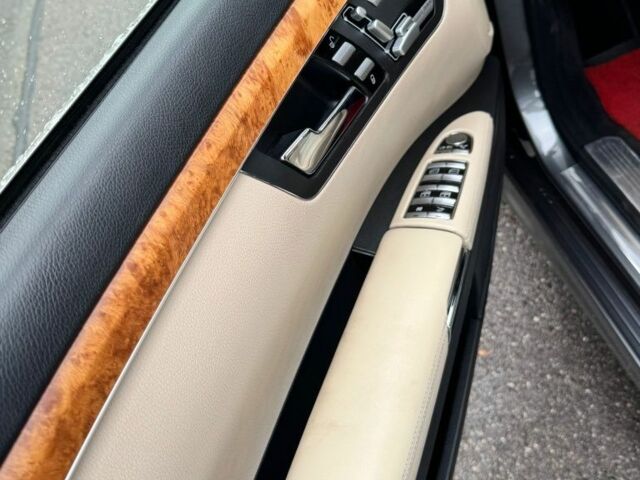 Серый Мерседес С Класс, объемом двигателя 5.5 л и пробегом 203 тыс. км за 10000 $, фото 9 на Automoto.ua