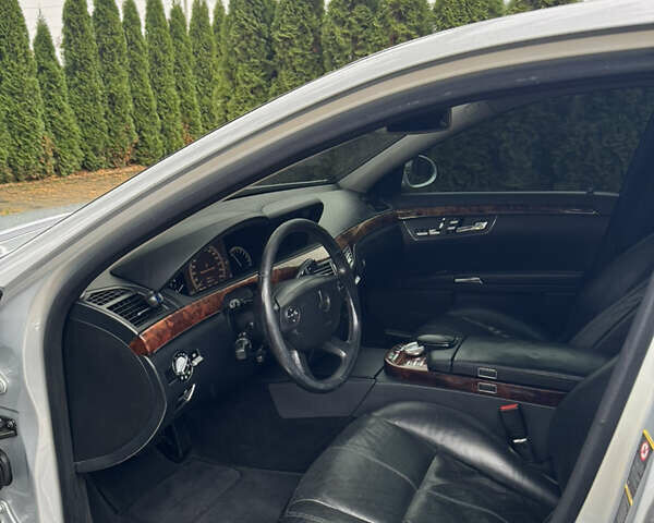 Серый Мерседес С Класс, объемом двигателя 3.5 л и пробегом 285 тыс. км за 7600 $, фото 23 на Automoto.ua