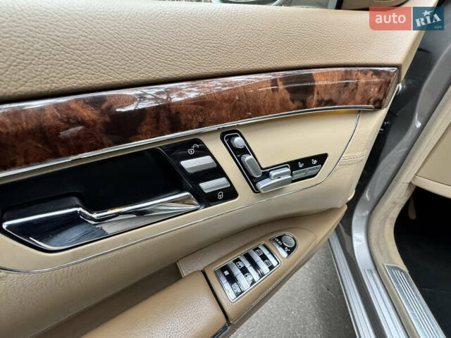 Сірий Мерседес С Клас, об'ємом двигуна 3.5 л та пробігом 211 тис. км за 7700 $, фото 18 на Automoto.ua