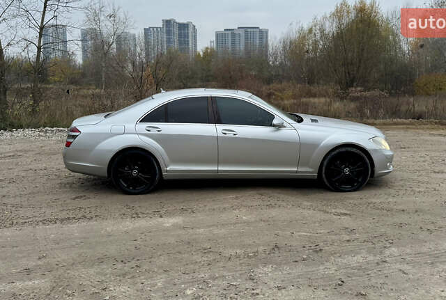 Серый Мерседес С Класс, объемом двигателя 3 л и пробегом 295 тыс. км за 7950 $, фото 2 на Automoto.ua