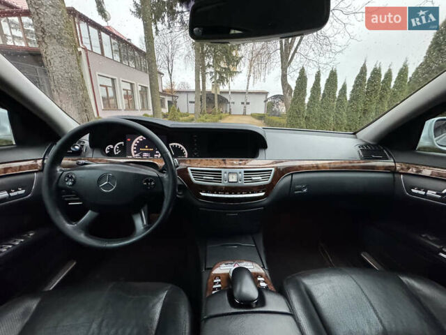 Серый Мерседес С Класс, объемом двигателя 3.5 л и пробегом 285 тыс. км за 7200 $, фото 35 на Automoto.ua