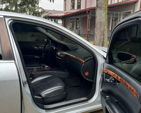 Серый Мерседес С Класс, объемом двигателя 3.5 л и пробегом 285 тыс. км за 7200 $, фото 18 на Automoto.ua