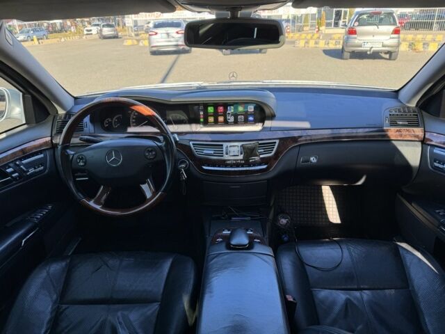 Серый Мерседес С Класс, объемом двигателя 3 л и пробегом 296 тыс. км за 10000 $, фото 7 на Automoto.ua