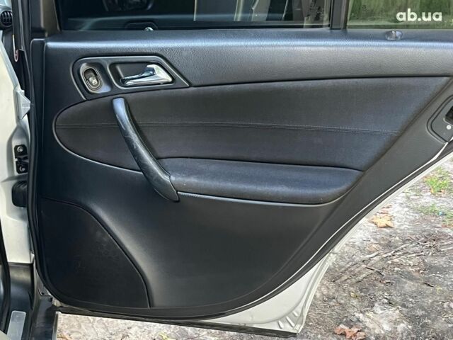 Серый Мерседес С Класс, объемом двигателя 2.2 л и пробегом 363 тыс. км за 6490 $, фото 20 на Automoto.ua