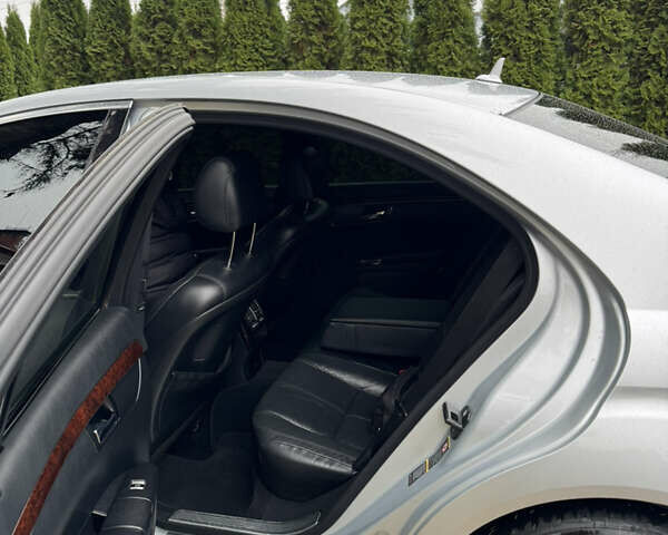 Серый Мерседес С Класс, объемом двигателя 3.5 л и пробегом 285 тыс. км за 7200 $, фото 32 на Automoto.ua