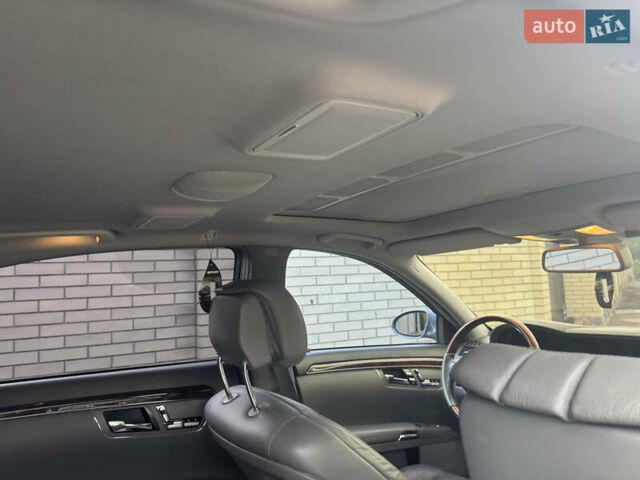 Серый Мерседес С Класс, объемом двигателя 4.66 л и пробегом 280 тыс. км за 8999 $, фото 5 на Automoto.ua