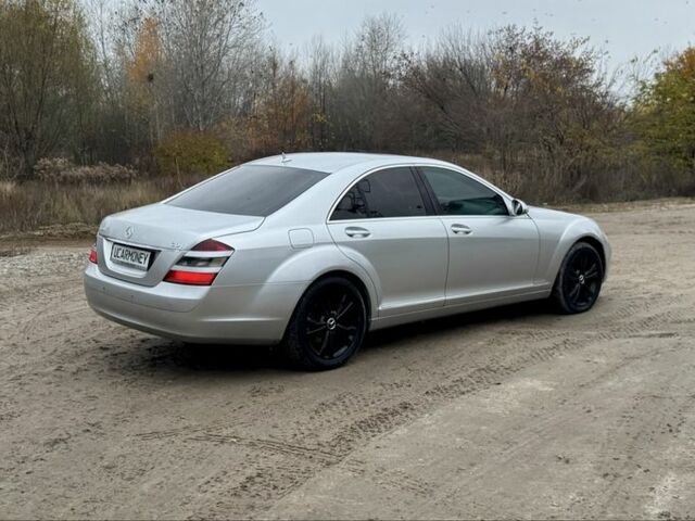 Серый Мерседес С Класс, объемом двигателя 3 л и пробегом 268 тыс. км за 7650 $, фото 4 на Automoto.ua