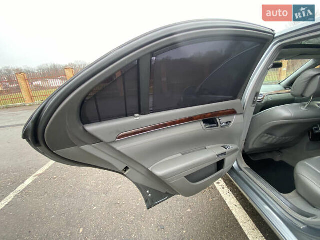 Серый Мерседес С Класс, объемом двигателя 5.46 л и пробегом 428 тыс. км за 8500 $, фото 24 на Automoto.ua