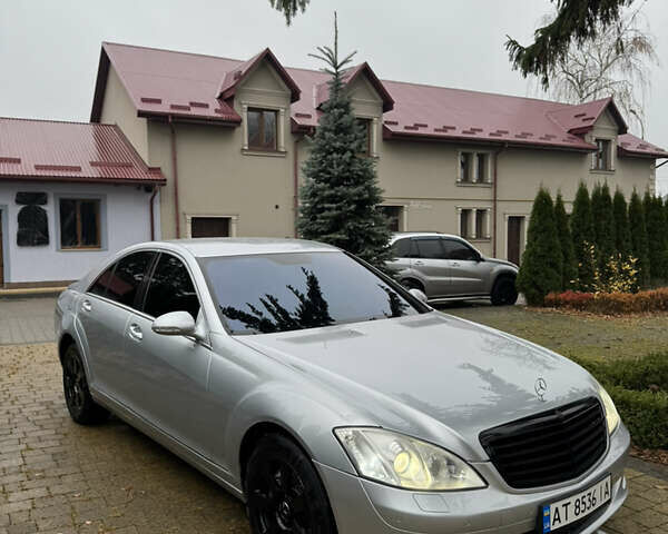 Серый Мерседес С Класс, объемом двигателя 3.5 л и пробегом 285 тыс. км за 7200 $, фото 2 на Automoto.ua