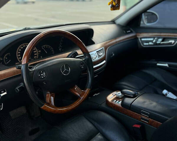 Серый Мерседес С Класс, объемом двигателя 2.99 л и пробегом 450 тыс. км за 10700 $, фото 6 на Automoto.ua